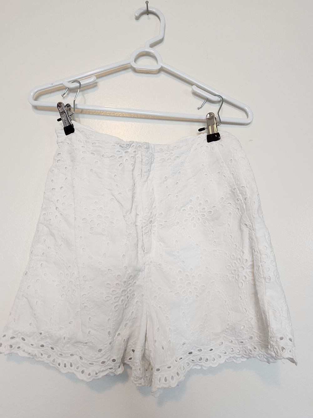 Zara White Eyelet Bermuda Shorts with Scalloped Hem